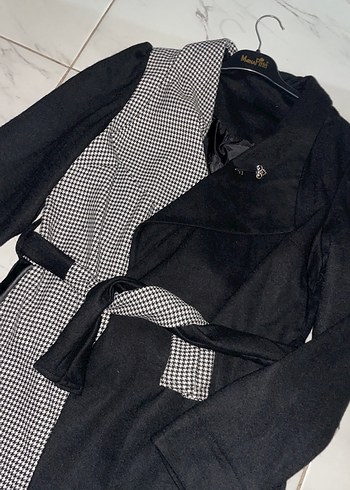 Kemerli Siyah Beyaz Kareli Midi Kadın Kaban - Görsel 2