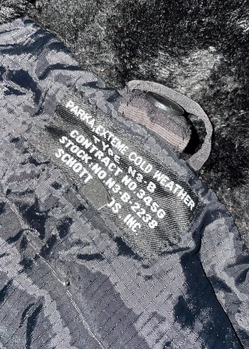 Siyah Kürklü Kapüşonlu Erkek Mont - Görsel 7