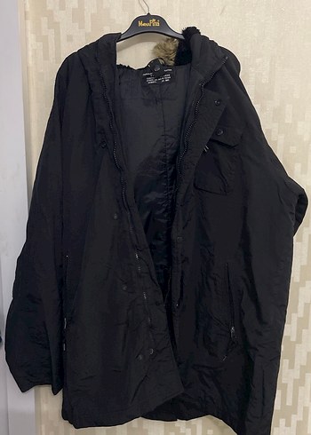 Siyah Kürklü Kapüşonlu Erkek Mont - Görsel 9