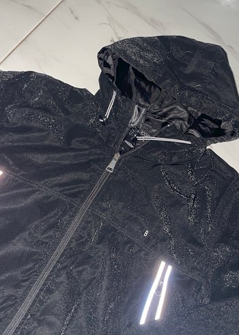 Şeffaf Detaylı Siyah Kadın Spor Ceket - Görsel 2