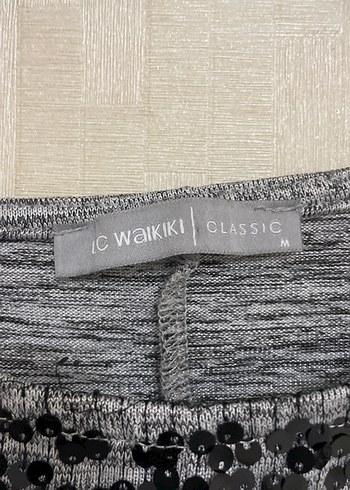 LC Waikiki Kısa Kollu Gri Pul İşlemeli Bluz