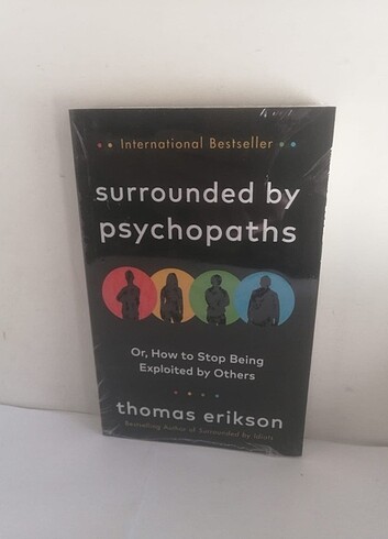 Beden Renk Surrounded by Psychopaths