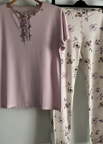 Mor Çiçek Desenli Kadın Pijama Takımı