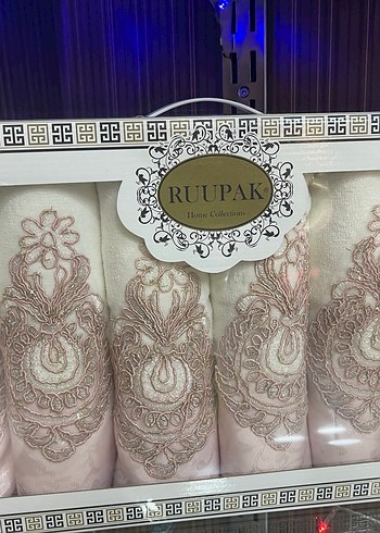 İşlemeli Beyaz ve Gri Havlu Seti - Görsel 2