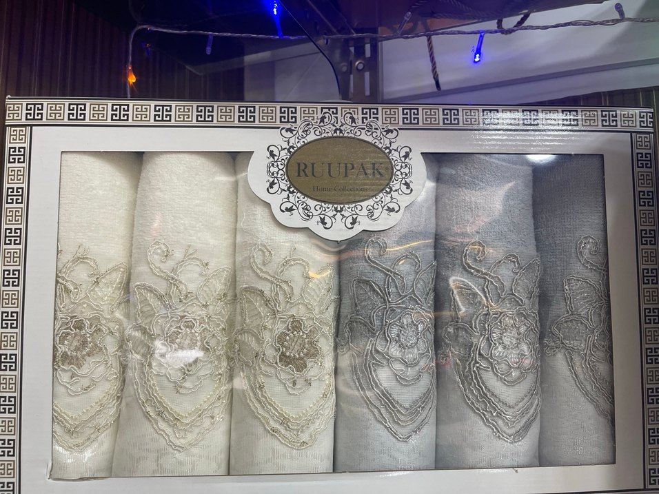 İşlemeli Beyaz ve Gri Havlu Seti - Görsel 3