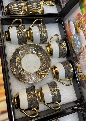 Beyaz ve Altın Detaylı Kahve Fincan Takımı - Görsel 3