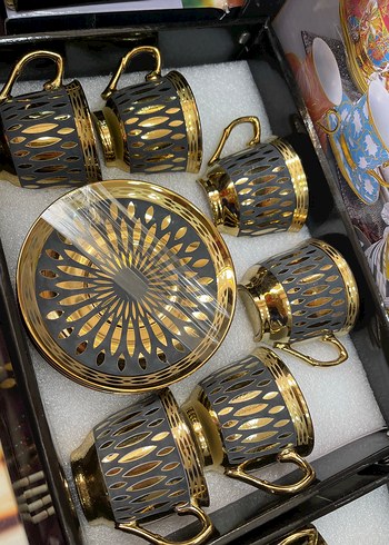 Beyaz ve Altın Detaylı Kahve Fincan Takımı - Görsel 4