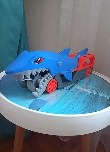  Beden Hot wheels köpek balığı araci