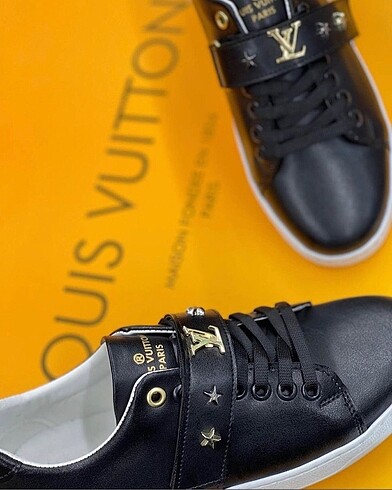 39 Beden Louıs Vuıtton Siyah Sneaker