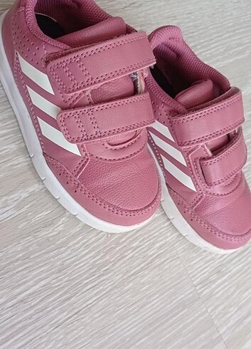 Adidas spor ayakkabı 