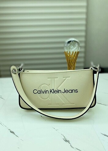 Calvin Klein Baget çanta 