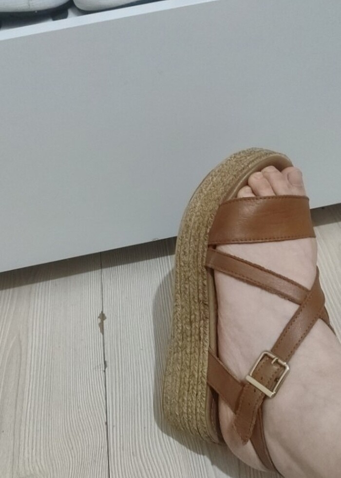 Dolgu topuk ayakkabı - Görsel 2