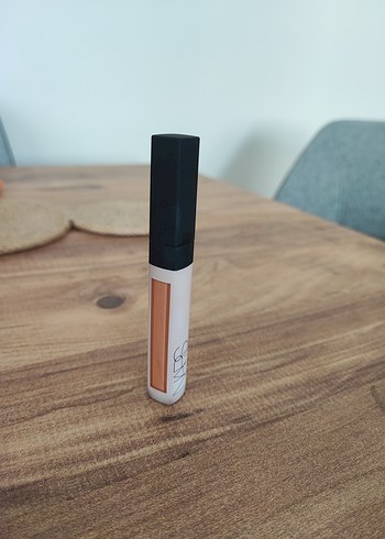NARS medium radiant creamy color corrector