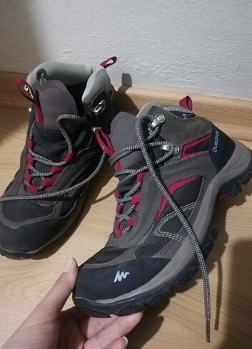Decathlon yürüyüş kar botu 