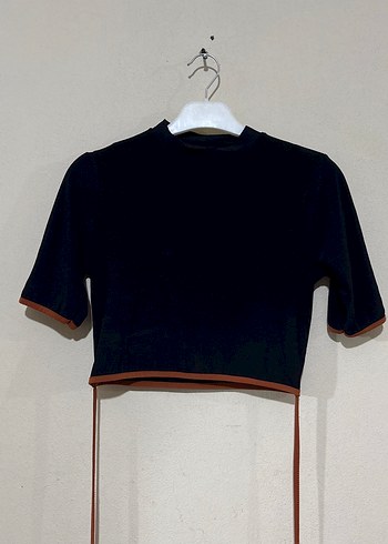 Kadın crop - Görsel 2