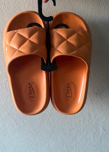 Crocs 36