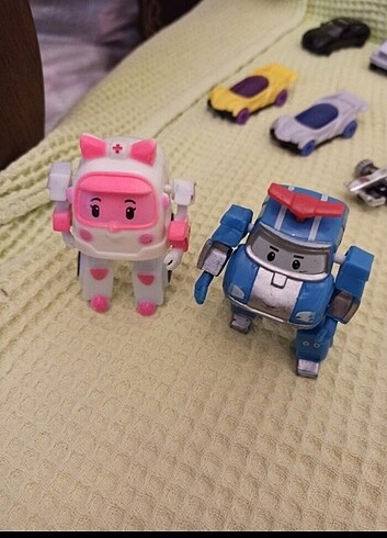 İki adet robot