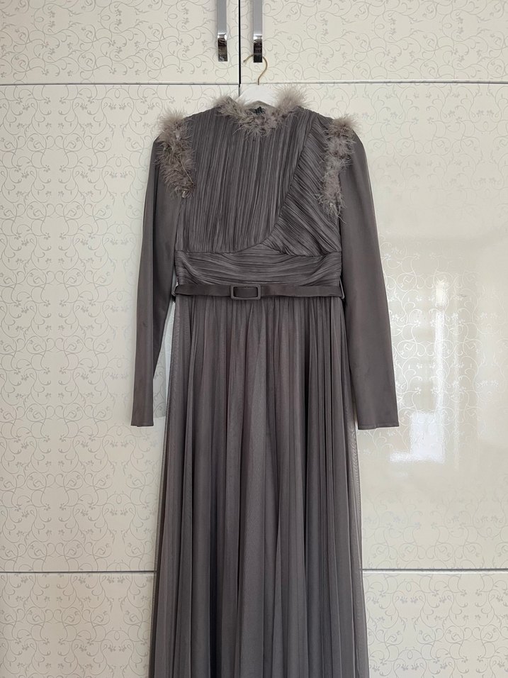 Uzun Kollu Gri Drapeli Kadın Abiye Elbise - Görsel 2