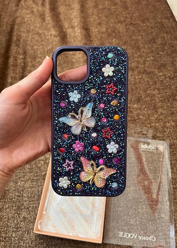 Çiçek ve Kelebek İşlemeli Parlak Telefon Kılıfı iPhone 13