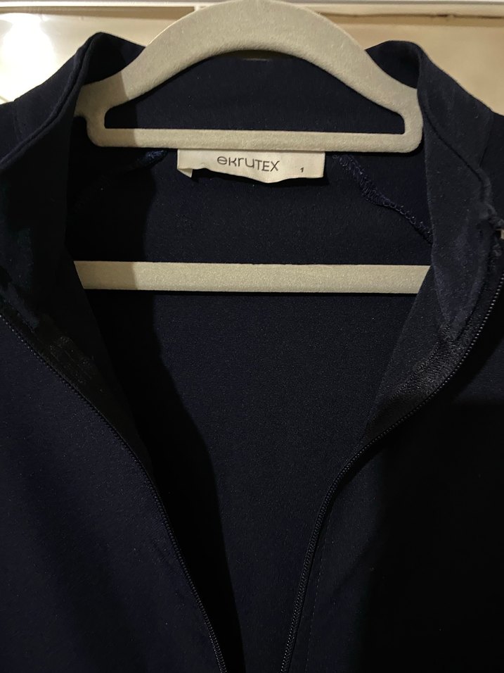 Lacivert Uzun Pliseli Kaban - Görsel 2