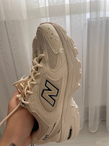 NewBalance 530 bej rengi