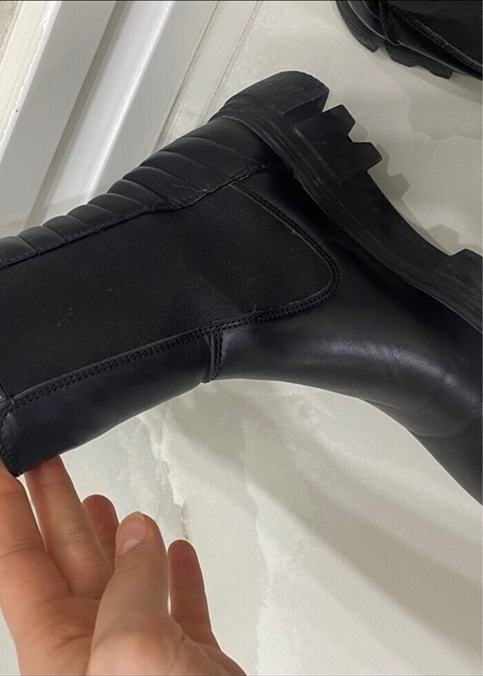 Siyah bot - Görsel 5