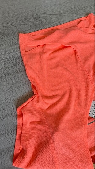38 Beden pembe Renk Neon pembe crop tişört