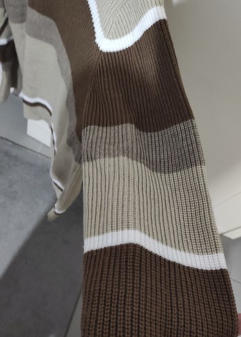 Bej Çizgili Kadın Triko Kazak - Görsel 3