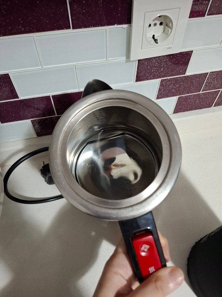 Orçelik Gri-Kırmızı Elektrikli Su Isıtıcısı üstü yokkk - Görsel 3