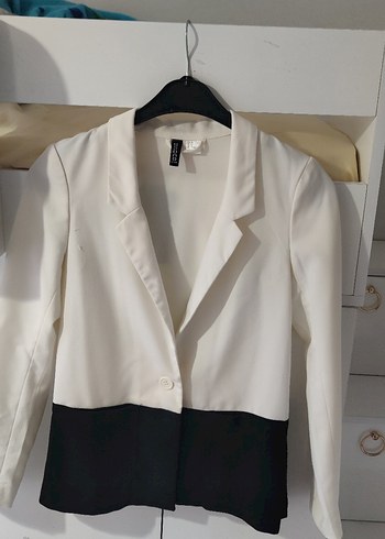 Düğmeli Beyaz Siyah Midi Kadın Blazer - Görsel 4