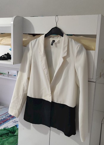 Düğmeli Beyaz Siyah Midi Kadın Blazer - Görsel 2