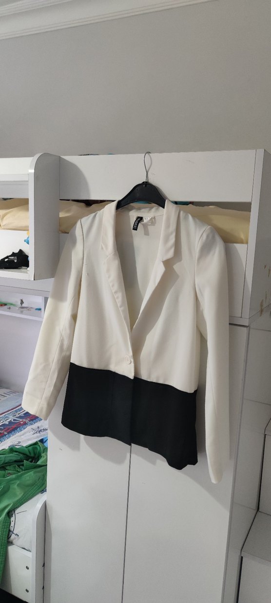 Düğmeli Beyaz Siyah Midi Kadın Blazer - Görsel 2