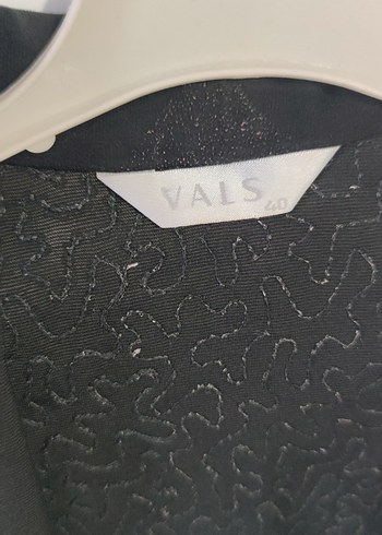 Kız Çocuk Siyah Payetli Uzun Kollu Bolero - Görsel 4