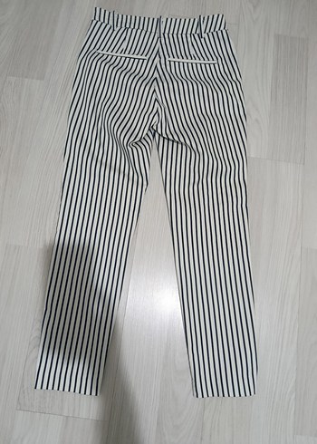 H&M Kadın lacivert Çizgili Pilili Kumaş Pantolon - Görsel 3