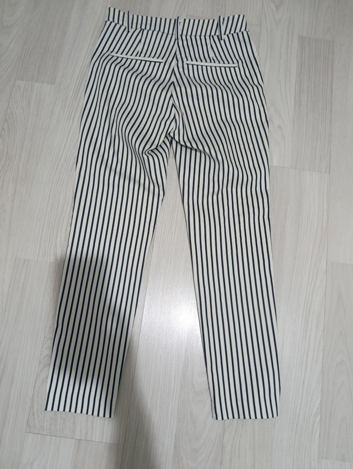 H&M Kadın lacivert Çizgili Pilili Kumaş Pantolon - Görsel 3