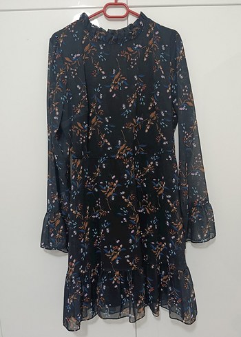 Uzun Kollu, Yüksek Yakalı Çiçek Desenli Midi Elbise - Görsel 2