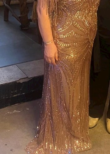 Altın Renkli Uzun Drapeli Kadın Abiye Elbise - Görsel 2