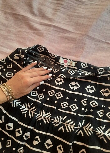 Siyah beyaz etek - Görsel 2