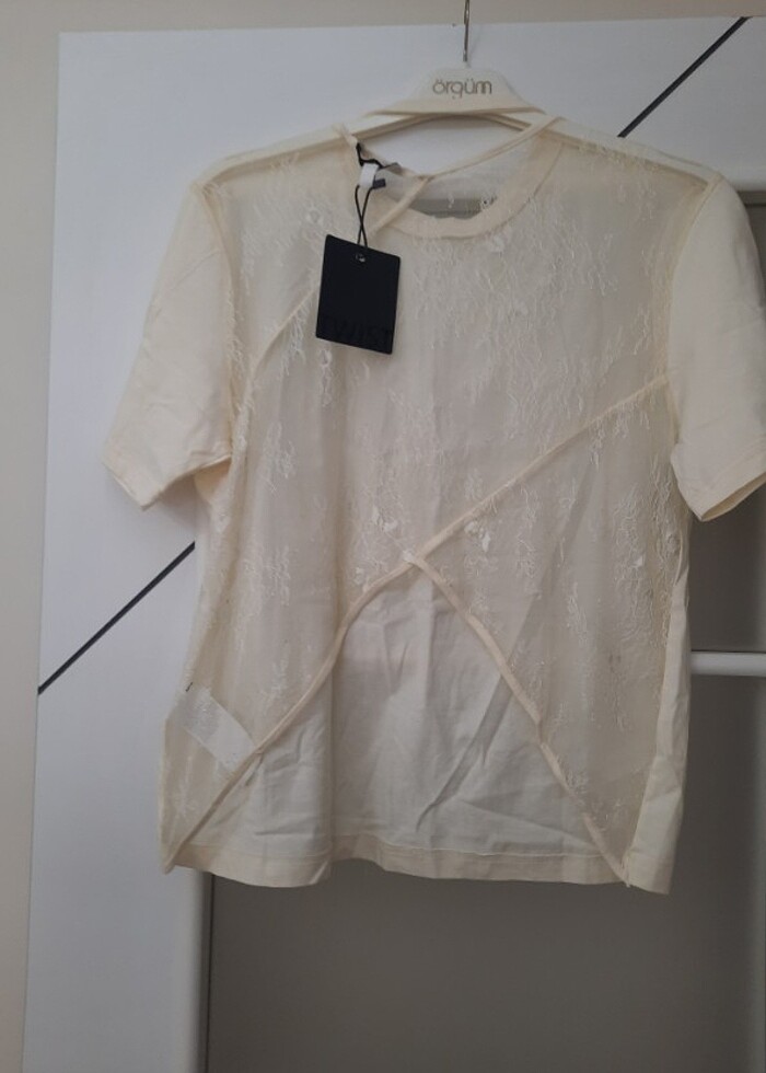 Arkasi dantel bluz - Görsel 2