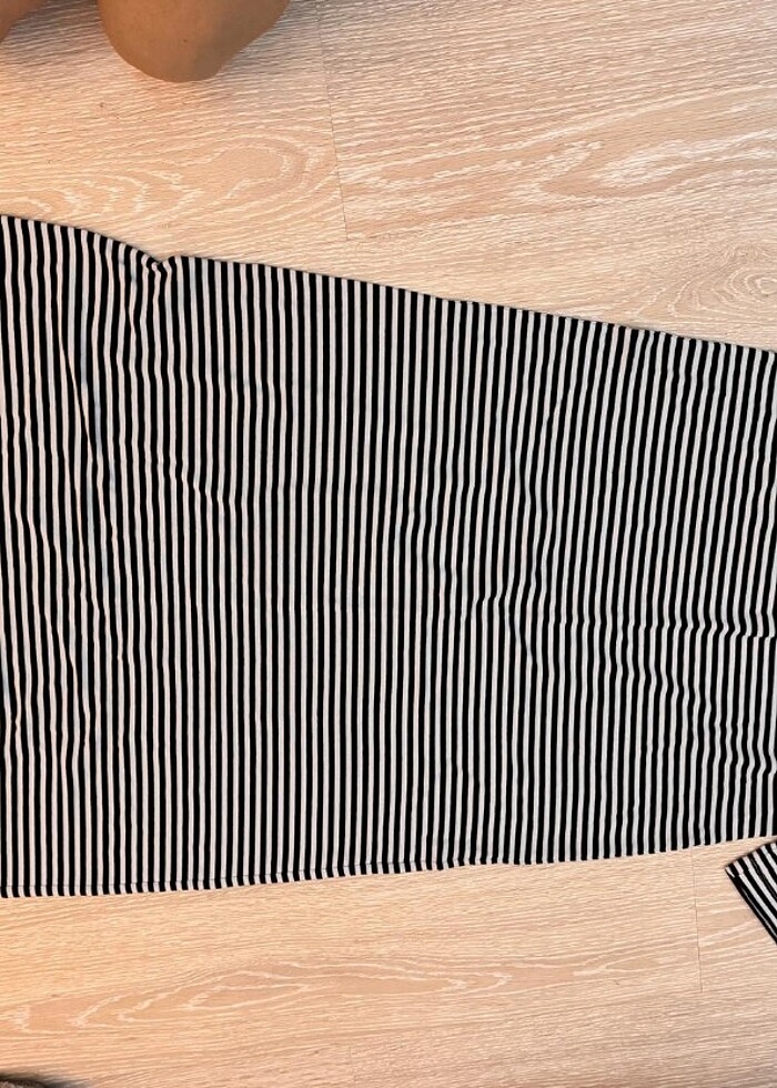 Bileklere kadar uzun elbise - Görsel 3