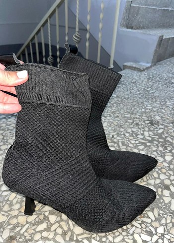 40 Beden Siyah Örgü İnce Topuklu Kadın Bot