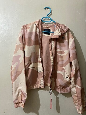 pembe bomber bershka