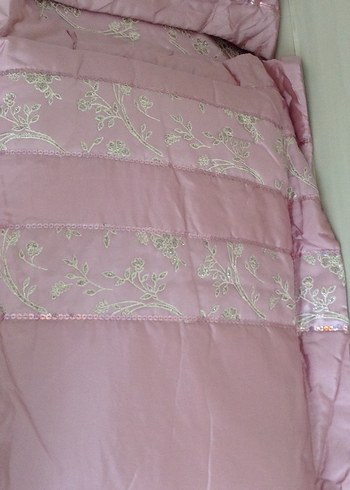 İşlemeli Pembe Yatak Örtüsü - Görsel 4