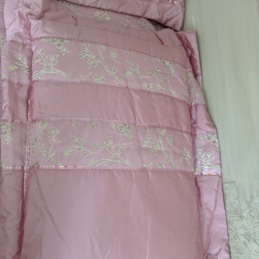 İşlemeli Pembe Yatak Örtüsü - Görsel 4