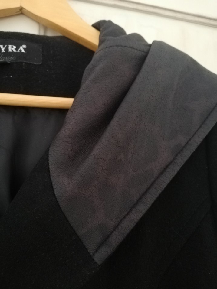 Kayra Siyah Kadın Uzun Yün Kaban - Görsel 4