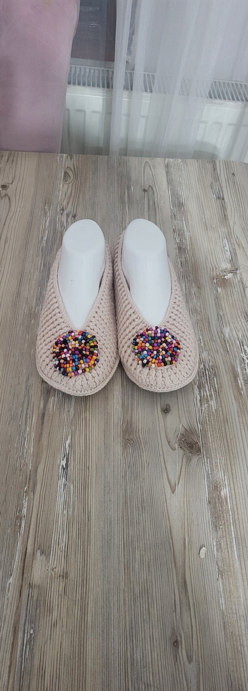 Boncuk İşlemeli Örgü Kadın Ev Terliği - Görsel 2