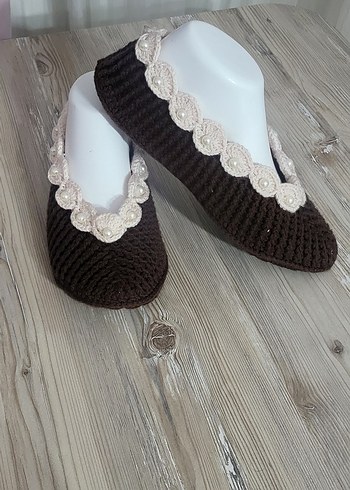 Kahverengi Nakışlı Örgü Kadın Terlik - Görsel 2