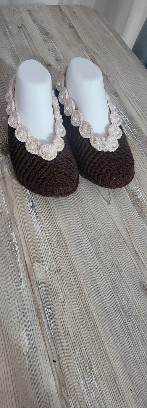 Kahverengi Nakışlı Örgü Kadın Terlik - Görsel 3