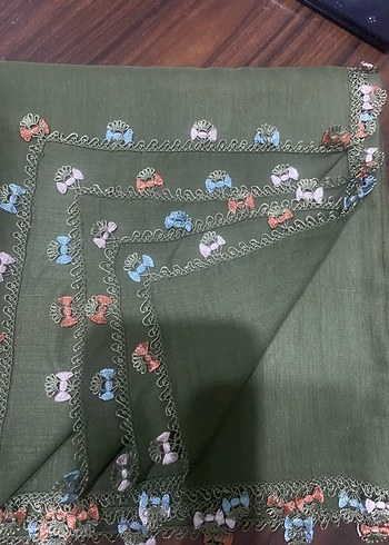 Beden yeşil Renk Dantel Detaylı Haki Kadın Şal