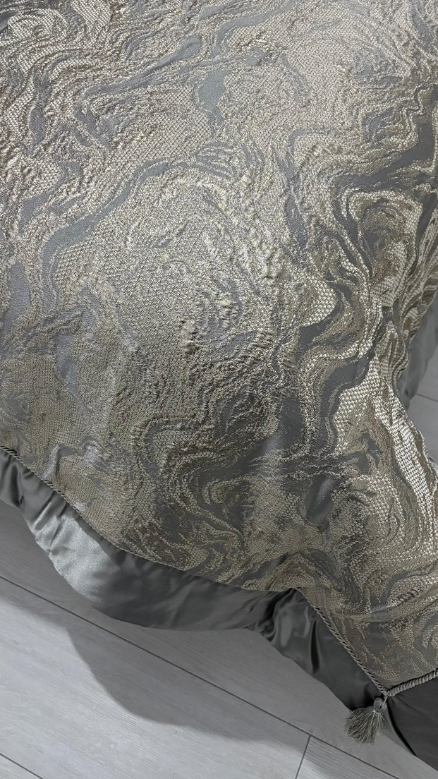 Gri Nakışlı Yatak Örtüsü - Görsel 5